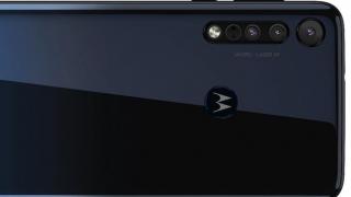 Motorola One Macro este oficial: telefon de buget cu 3 camere, una macro + procesor MediaTek