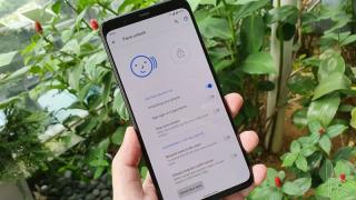 Google Pixel 4 are deja probleme: deblocarea facială funcţionează şi cu ochii închişi, ceea ce predispune la breşe