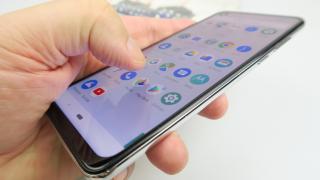 Motorola One Action: Benchmark-uri la nivel de One Vision, Galaxy A50