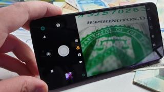 Motorola One Macro debutează în România; I-am testat abilitățile de captură macro într-un studio foto (mostre)