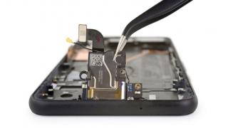 Cum arată sistemul radar de control prin gesturi de pe Pixel 4? Disecția iFixit ne dezvăluie componenta