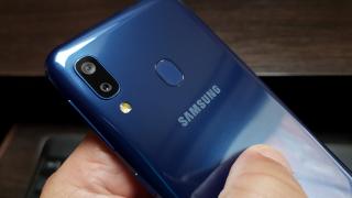 Samsung Galaxy A20e: Camera e în grafic pentru un telefon de câteva sute de lei