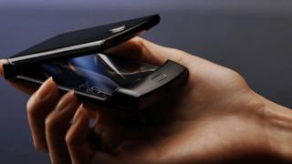 MOTO RAZR 2019 are scăparea scăpărilor: apare în randări de la Evan Blass plus câteva cadre dintr-un video promoţional oficial