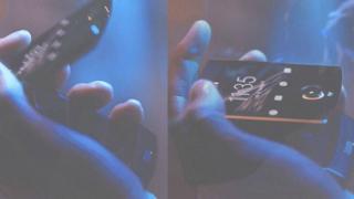 Prima fotografie hands on cu Moto RAZR 2019 este aici şi parcă telefonul pliabil e mai lat/mare decât mă aşteptam