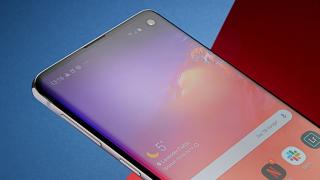 Samsung vrea să mai aducă din funcţiile lui Note 10 pe Galaxy S10