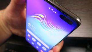 Samsung Galaxy S10 5G: Design de S10+ mai mare şi mai sobru