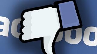 Facebook a rezolvat problema cu spionajul de pe iPhone printr-un patch, dar reputaţia proastă rămâne intactă...
