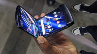 Marques Brownlee ne spune părerea despre MOTO RAZR 2020: "sunt fascinat de el"