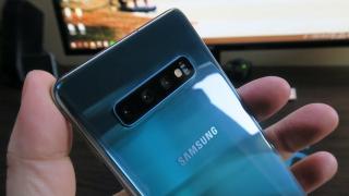 Reducerile mai tari decât de Black Friday pe Altex; Samsung Galaxy S10 acum la sub 2.600 lei