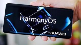 Huawei va rămâne deocamdată la Android pe telefoane, dar va lansa Harmony OS pe alte dispozitive, inclusiv cele guvernamentale