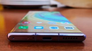 Huawei se apropie tot mai mult de Samsung, le desparte doar 3.6% cotă de piaţă
