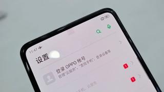Oppo prezintă un telefon prototip cu cameră selfie sub ecran şi fără porturi sau butoane