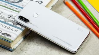 Huawei P30 Lite (2020) apare din senin și urmează a debuta curând în Europa