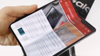 Samsung Galaxy Fold: Design riscant, dar surprinzător de satisfăcător la utilizare