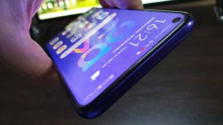 Huawei Nova 5T: Bateria clasică de o zi de viaţă activă