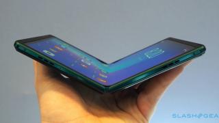 CES 2020: TCL prezintă un prototip de smartphone pliabil cu ecran de 7.2 inch și procesor Snapdragon 660