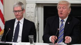 Donald Trump atacă Apple pentru refuzul de a ajuta FBI în deblocarea iPhone-urilor folosite de teroriști 