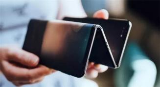 Samsung Galaxy Z ar fi un telefon dublu pliabil, care ajunge la o diagonală de 10 inch deschis; Iată o posibilă imagine
