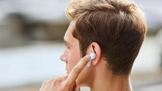 Mini Turul Magazinelor #119: Unul dintre cele mai ieftine telefoane Xiaomi, clonă de AirPods la preţ bun + o raritate Galaxy M cu baterie mare