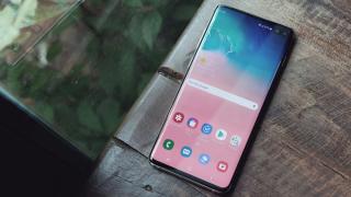 Top 5 motive pentru care merită cumpărat Samsung Galaxy S10 acum
