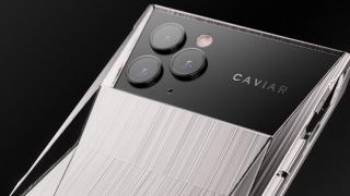 Nu ştii cum să îţi faci iPhone-ul mai urât? Varianta tunată CyberTruck de la Caviar ar putea fi răspunsul