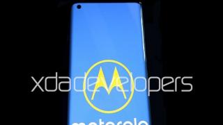 Telefoanele Motorola One din 2020 aduc ecrane "cascadă" de 90 Hz și alte noutăți interesante