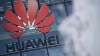 SUA extinde cu 45 zile licența prin care Huawei poate colabora cu firmele nord-americane