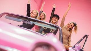 Influencerii din social media au o problemă: li se fură chipurile şi sunt asociate produselor de categorie B din China