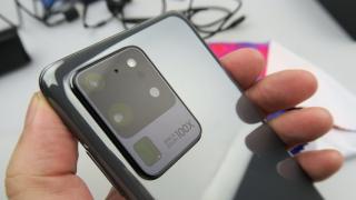 Samsung promite rezolvarea problemelor cu focalizarea pe Galaxy S20 Ultra, după ce multe publicații tech s-au plâns de bug-uri
