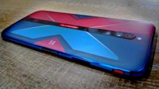 Nubia Red Magic 5G are soluţia de răcire activă detaliată; E pe bază de ventilator din nou, acum la 15.000 RPM
