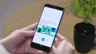 Google Assistant are activată la nivel global funcționalitatea de citire cu voce tare a articolelor de pe web