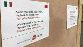 Xiaomi a donat mii de măşti către Italia cu mesajul "suntem valuri din aceeaşi mare", pentru a lupta cu epidemia de coronavirus