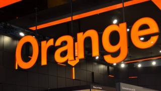 Orange România oferă o serie de bonusuri şi beneficii pentru a rămâne interconectaţi şi când #stamacasa