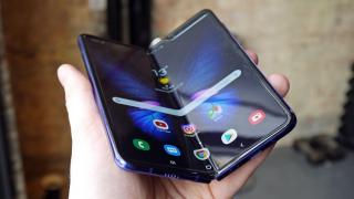 Samsung Galaxy Fold primește abia acum actualizarea la Android 10, cu One UI 2.1 la pachet