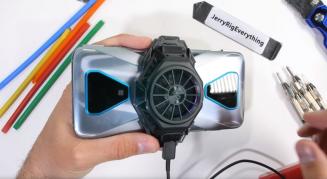 Xiaomi Black Shark 3 Pro primeşte o disecţie de la JerryRigEverything: are heatpipe-uri uriaşe, corp rezistent, ventilator extern eficient