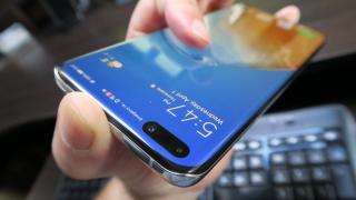 Huawei P40 Pro: Display foarte luminos, imersiv, curbat și cu refresh rate de 90 Hz