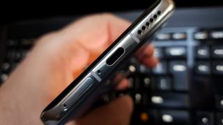 Huawei P40 Pro: Acustică mono, dar vânjoasă