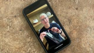 Apple donează 20 milioane de măști și începe producția de scuturi pentru față destinate medicilor în lupta contra Covid-19