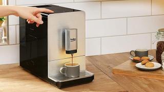 Revin Reducerile REALE pe Altex; Azi avem un espressor automat de cafea la sub 900 lei
