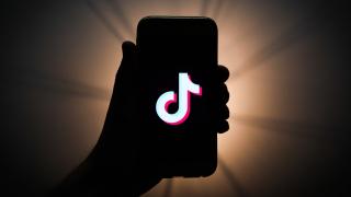 TikTok a ajuns la 1 miliard de descărcări pe Android, îşi continuă ascensiunea de Facebook Killer