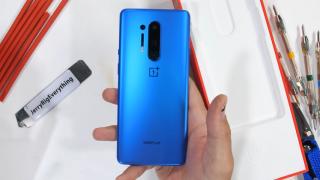 OnePlus 8 Pro primește unboxing de la JerryRigEverything și trece prin celebrele teste de rezistență