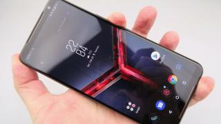 ASUS ROG Phone II: Display perfect pentru gaming, luminos şi cu latenţă scăzută la input