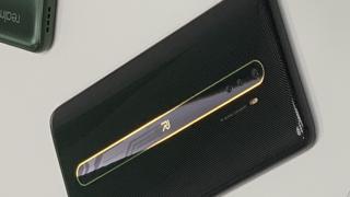 Un smartphone Realme încă nelansat apare în fotografii și ne prezintă un design proaspăt pentru brand; Ar fi Realme X3 SuperZoom
