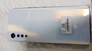 LG Velvet apare în primele fotografii reale şi continuă să nu impresioneze