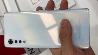 LG Velvet este deja expus în magazinele din Coreea de Sud; Îl vedem într-un video hands-on și aflăm dotările finale