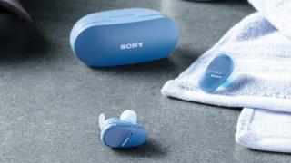 Sony prezintă căștile wireless WF-SP800N TWS cu anulare activă a zgomotului de fond și autonomie de până la 13 ore