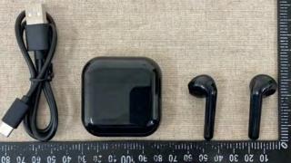 HTC ne pregătește căștile wireless numite HTC U Ear; Sunt certificate de FCC și le vedem în fotografii