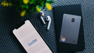 Cum s-au schimbat obiceiurile de consum ale românilor pe durata stării de urgenţă: Zara, livrare mâncare + Xbox (Studiu Revolut)