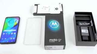 Motorola Moto G8 Power Unboxing: primul battery phone veritabil din 2020 surprinde cu 4 camere, difuzoare stereo (Video)