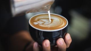 Mini Turul Magazinelor #135: Espressor la reducere MARE, radio vintage, televizor LG de 125 cm + Realme 6 Pro